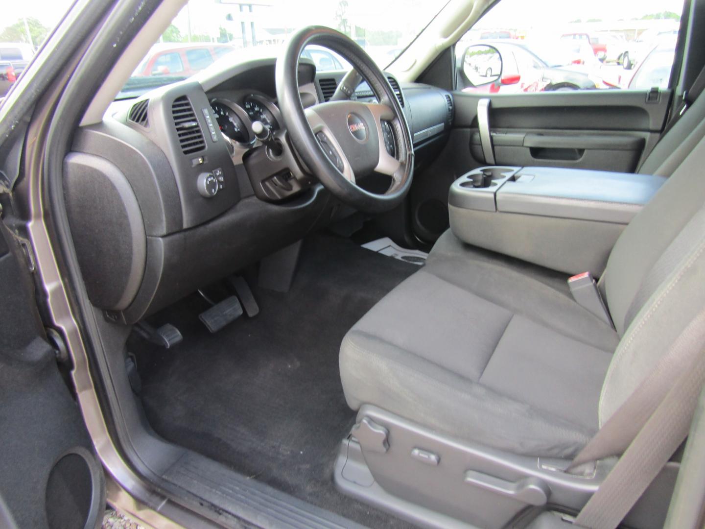 2012 Bronze /Tan GMC Sierra 1500 SLE Ext. Cab 2WD (1GTR1VE04CZ) with an 5.3L V8 OHV 16V FFV engine, Automatic transmission, located at 15016 S Hwy 231, Midland City, AL, 36350, (334) 983-3001, 31.306210, -85.495277 - Photo#3